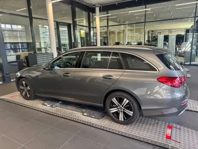 Gebraucht Mercedes C220 200 PS (147 kW) 2022 Grau Limousine