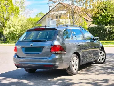 Gebraucht VW Golf VI 105 PS (77 kW) 2010 Grau Kleinwagen
