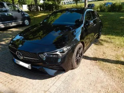 Gebraucht Mercedes CLA200 Shooting Brake 163 PS (119 kW) 2024 Schwarz Kombi
