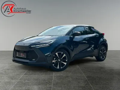 Neu Toyota C-HR 140 PS (102 kW) 2026 Grün SUV