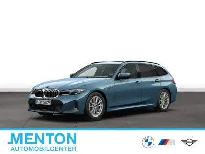Gebraucht BMW 330e Sport Line 292 PS (214 kW) 2025 Blau Kombi