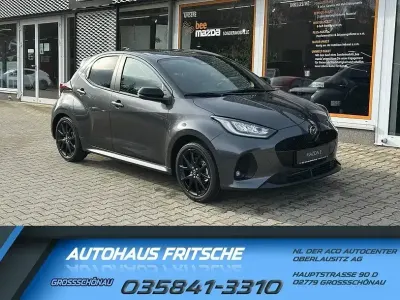 Neu Mazda 2 Homura-Line 116 PS (85 kW) 2026 Grau Limousine