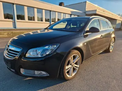Usata Opel Insignia Innovation 194 CV (142 kW) 2012 Nero Station wagon