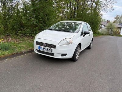 Gebraucht Fiat Punto Active 65 PS (47 kW) 2009 Weiß Kleinwagen