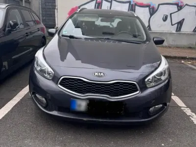 Gebraucht Kia Ceed 110 PS (80 kW) 2014 Grau Kleinwagen