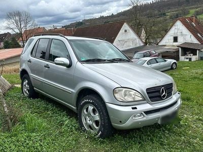 Gebraucht Mercedes ML270 Edition 163 PS (119 kW) 2004 Silber SUV