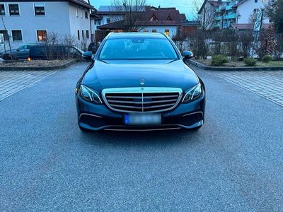 gebraucht Mercedes E350 dT9G EXCLUSIVE*DISTRONIC*MULTIBEAM*KDneu*WRneu