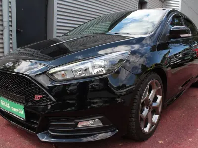 Gebraucht Ford Focus Sport 250 PS (183 kW) 2017 Schwarz Limousine