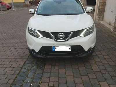 Gebraucht Nissan Qashqai 131 PS (96 kW) 2016 Weiß SUV