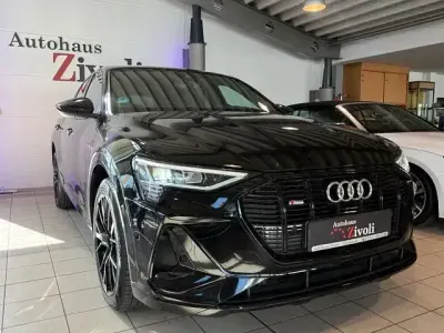 Usata Audi e-tron S-Line 300 kW (408 CV) 2023 Nero SUV