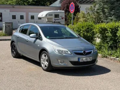 Gebraucht Opel Astra 179 PS (131 kW) 2010 Silber Limousine