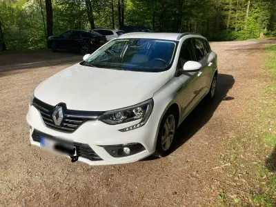 Używany Renault Mégane GrandTour Intens 116 KM (85 kW) 2020 Biały Kombi