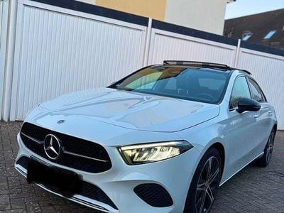 Gebraucht Mercedes A200 163 PS (119 kW) 2022 Weiß Limousine