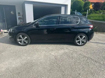 Gebraucht Peugeot 308 Allure 131 PS (96 kW) 2015 Limousine