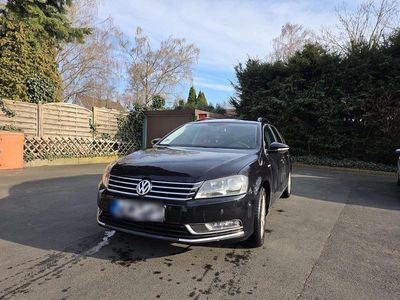 Gebraucht VW Passat 122 PS (89 kW) 2011 Schwarz Kombi
