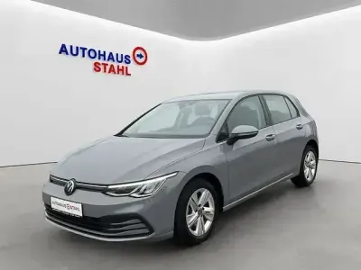 Gebraucht VW Golf VII Life 110 PS (80 kW) 2021 Andere Limousine