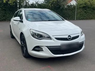 Gebraucht Opel Astra Sport 165 PS (121 kW) 2011 Weiß Kombi