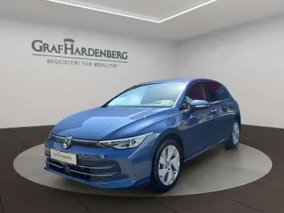 Gebraucht VW Golf VIII Style 150 PS (110 kW) 2025 Blau Limousine