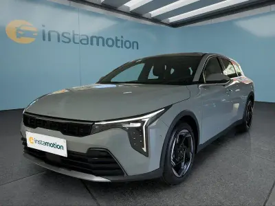 Nouă Kia K4 150 CP (110 kW) 2026 Verde Berlinǎ