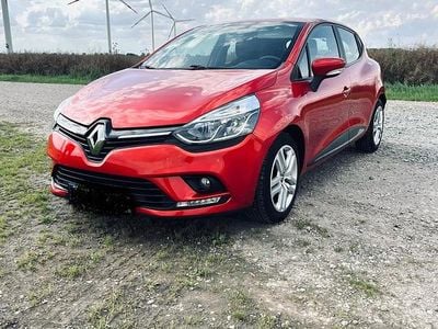 Gebraucht Renault Clio IV LIMITED 73 PS (53 kW) 2018 Rot Kleinwagen