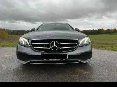 Gebraucht Mercedes E220 194 PS (142 kW) 2019 Grau Kombi