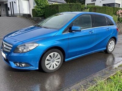 Mercedes B200