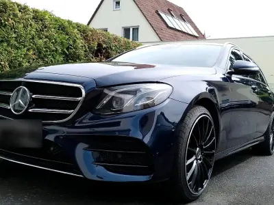 Usata Mercedes E220 AMG 194 CV (142 kW) 2018 Blu Station wagon