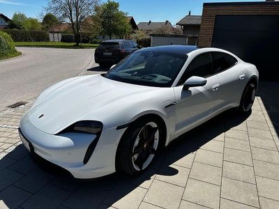 Second-hand Porsche Taycan 300 kW (408 CP) 2021 Alb Coupe