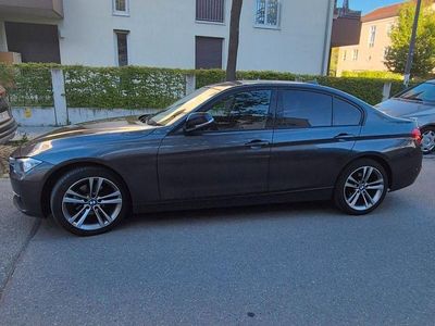Begagnad BMW 320 Sport Line 184 HK (135 kW) 2013 Sedan