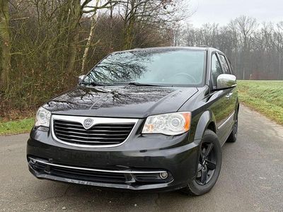 Schwarz Gebraucht 2014 Lancia Voyager S Van / Kleinbus | 11.990 € (Fairer Preis)