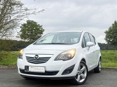 Weiß Gebraucht 2011 Opel Meriva Van / Kleinbus | 4.690 € (Fairer Preis)