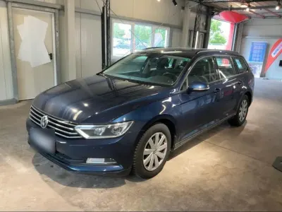 Gebraucht VW Passat Trendline 120 PS (88 kW) 2016 Blau Kombi