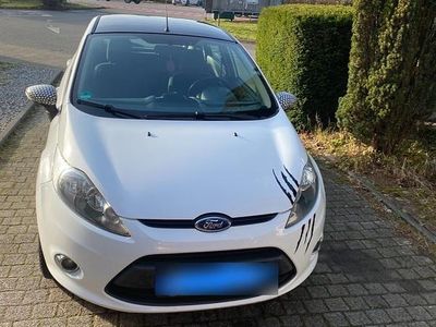 Second-hand Ford Fiesta 83 CP (61 kW) 2011 Alb Hatchback