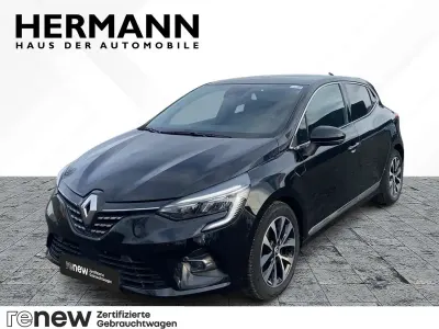 Używany Renault Clio V Techno 91 KM (66 kW) 2023 Czarny Sedan/Limuzyna