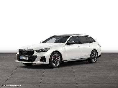 Usata BMW 550e M Sport 489 CV (359 kW) 2025 Bianco Station wagon