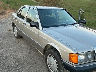 Usata Mercedes 190 80 CV (58 kW) 1991 Grigio Berlina