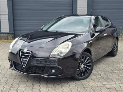 Gebraucht Alfa Romeo Giulietta Turismo 140 PS (102 kW) 2012 Schwarz Kleinwagen