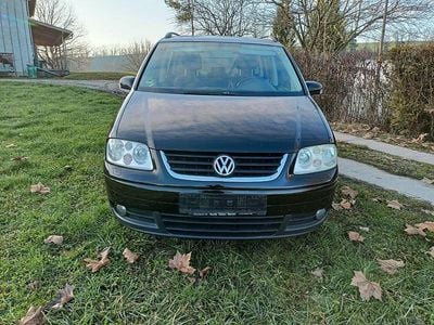 Schwarz Gebraucht 2005 VW Touran Van / Kleinbus | 2.240 € (Fairer Preis)