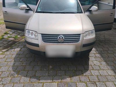 Usata VW Passat 150 CV (110 kW) 2004 Oro Station wagon