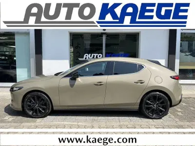 Neu Mazda 3 Homura-Line 186 PS (136 kW) 2026 Zircon sand Limousine