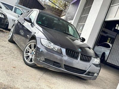 Grau Gebraucht 2005 BMW 325 Sport Line Limousine | 2.999 € (Fairer Preis)