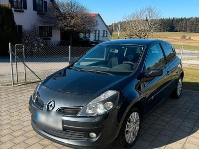 Gebraucht Renault Clio II 104 PS (76 kW) 2007 Grau Kleinwagen