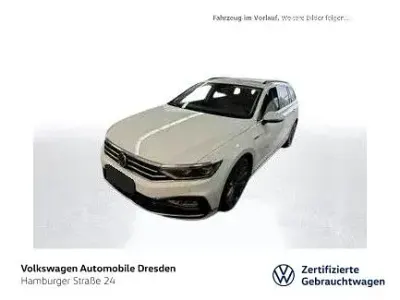 Gebraucht VW Passat Business 200 PS (147 kW) 2023 Gletscherweiß metallic Kombi