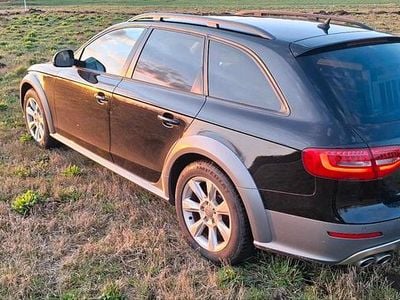 Second-hand Audi A4 Allroad 190 CP (139 kW) 2014 Negru Break