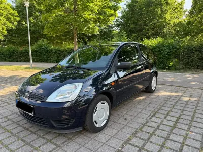 Gebraucht Ford Fiesta 60 PS (44 kW) 2005 Schwarz Kleinwagen