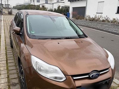 Braun Gebraucht 2014 Ford Focus Limousine | 3.950 €