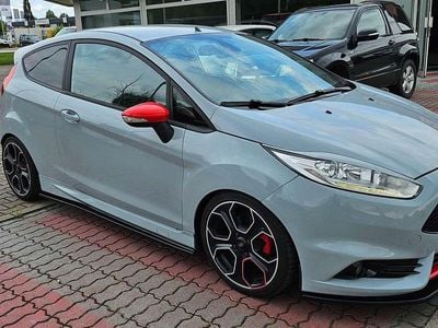 Gebraucht Ford Fiesta ST200 200 PS (147 kW) 2016 Asphaltgrau Kleinwagen