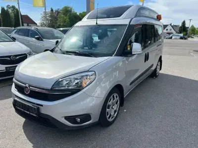 Gebraucht Fiat Doblò 120 PS (88 kW) 2017 Silber (metallic) Van / Kleinbus