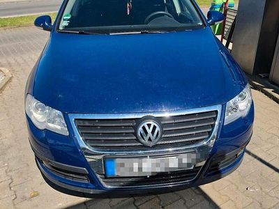 Usata VW Passat 105 CV (77 kW) 2007 Blu Station wagon