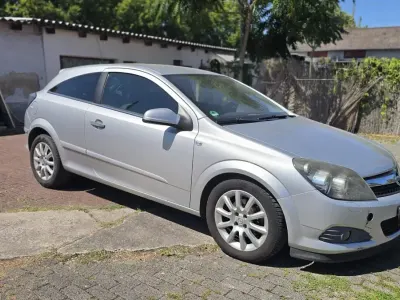 Gebraucht Opel Astra 90 PS (66 kW) 2009 Silber Coupé